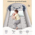 Cama de viaxe inflable para nenos con patentes de seguridade